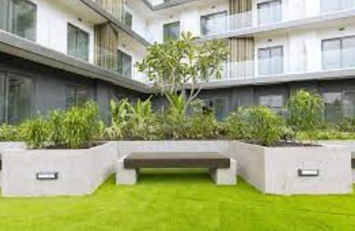 Accra Apartment | Family-Friendly Belleson Homes: The Lennox with Pool & Breakfast