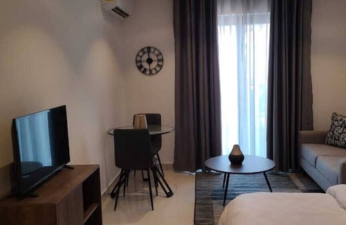 Accra Apartment | Family-Friendly Belleson Homes: The Lennox with Pool & Breakfast