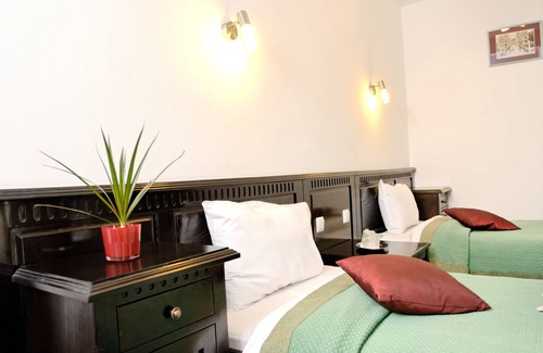 Iasi Hotel | Discover Belleville: Top-Rated Stay with Family Amenities