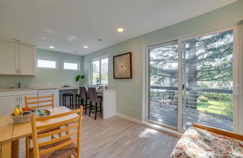 East Lake Hills Apartment | Convenient Bellevue Abode with Balcony, Near Downtown Seattle