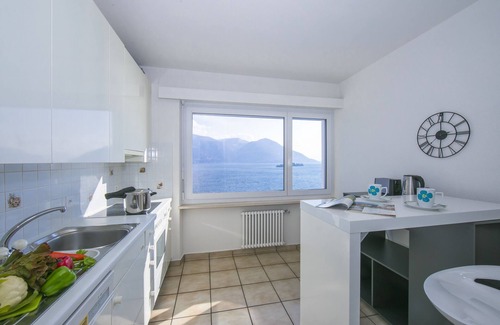 Ronco sopra Ascona Apartment | Lake View Bellevue Apartment in Scenic Porto Ronco