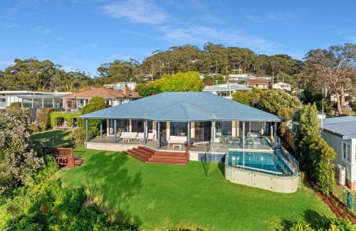 Hyams Beach House | Oceanfront Bellevue at Hyams Beach - Rated 9.5/10