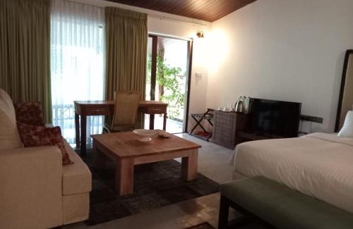 Nilaveli Resort | Beautiful Bellevue Beach Retreat with Ocean View Amenities