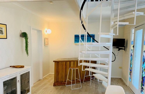 Lacepede House | Bellevue Drive is all about the coastal lifestyle, enjoying friends,...