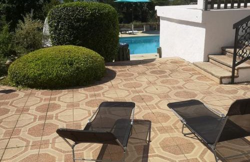 Chateauneuf-de-Galaure Bed & Breakfast | Experience Bellevue: Oceanfront Bliss with Pool & Dining