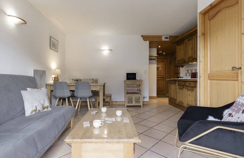 Les Houches Apartment | Beloved Bellevue: Private Terrace with Spectacular Views