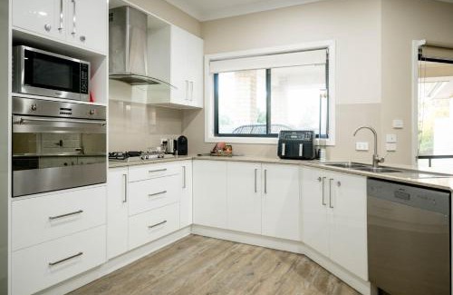 Moore Creek House | Bellevue Holiday House