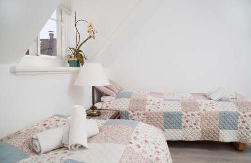 Nykobing Falster Bed & Breakfast | Discover Coastal Comfort at Bellinge House - Pet Friendly Stay