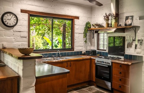 Fernmount House | Discover Bellingen Forest Retreat with Pet-Friendly Comfort