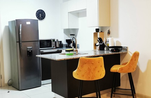 Heredia House | Inviting Apartment in the Heights - Perfect for Relaxation