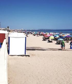 Plaza De La Costera Apartment | Beachfront Bellreguart: Enjoy Ocean Views & Pet-Friendly Stay