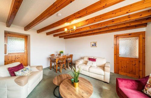 Carnoustie House | Experience Bellrock View: 4-Star Oceanfront Retreat