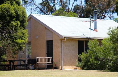 Bellbrae Apartment | Pet-Friendly Retreats at Bells Beach Cottages - Rated 9.4