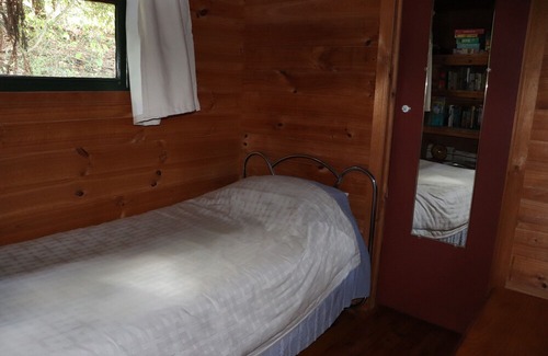 Bellthorpe Cottage | Experience Nature at Bellthorpe Cottage: Wildlife & Waterfalls