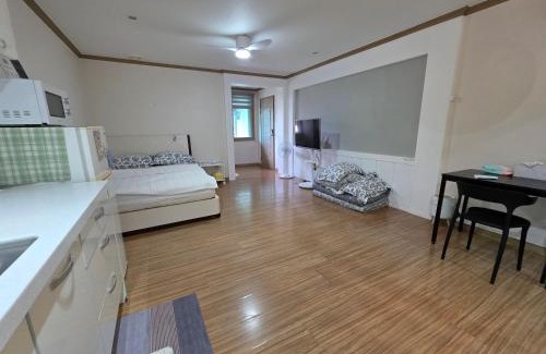 Gyeongju House | Pet-Friendly Bellus-Rose Pension Gyeongju with Ocean Views