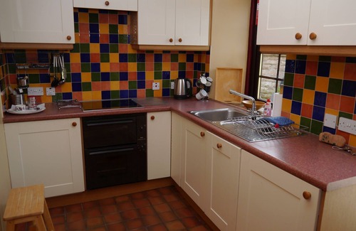 Dumfries Cottage | Belmont Cottage: Cozy Retreat with Kitchen & Breakfast