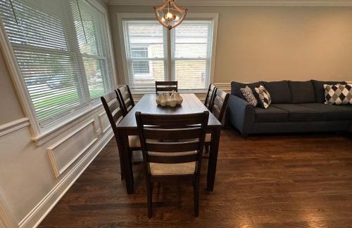 Dunning House | Belmont Heights Oasis: Family-Friendly Retreat with Amenities