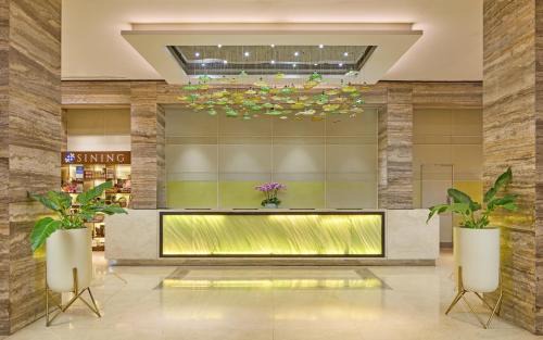 Pasay Hotel | Discover Belmont Hotel Manila: Pool, Spa & Family-Friendly