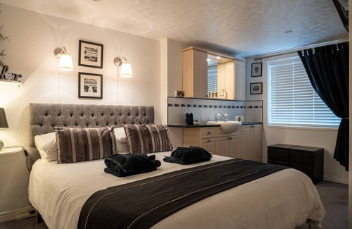 Beer House | Belmont House Beer - Adults Only with Breakfast Included