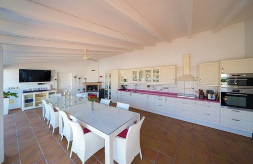 La Colina Villa | Belmonte Family Villa: Sea View, Pool & Pet-Friendly Retreat