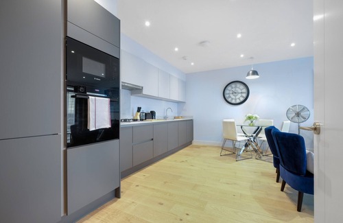Belmont Apartment | Belmore 2 Bedroom Apartment with Parking in Stanmore