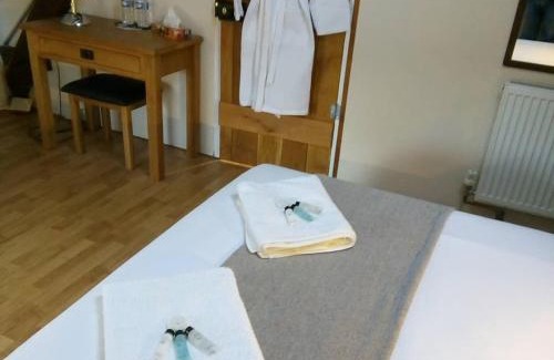 Bethines Hotel | Discover Belonga Mick: Top-Rated Hotel with Family Amenities