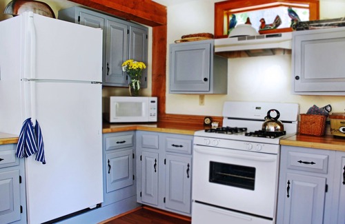 Post Mills House | Cozy Family Retreat Steps from Dartmouth College