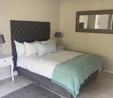 Constantia House | Relax at Beluga of Constantia Guest House with Ocean Views