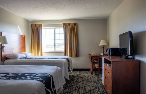 Sigourney Hotel | Discover Belva Deer Inn: Rated 9/10 with Family Amenities