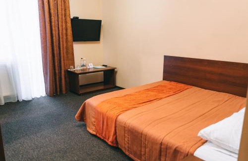 Ivano-Frankivsk Oblast Hotel | Discover Belveder: Pet-Friendly Hotel with Hot Tub & Breakfast