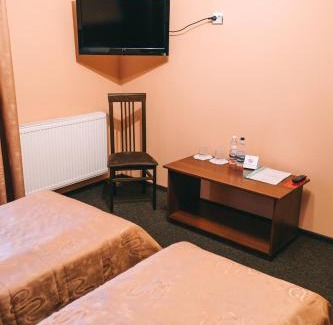 Ivano-Frankivsk Oblast Hotel | Discover Belveder: Pet-Friendly Hotel with Hot Tub & Breakfast