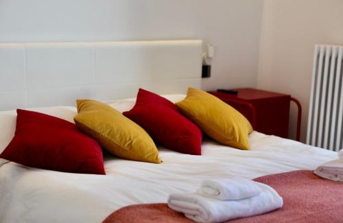 Ghiffa Apartment | Belvedere 229 Lakeview Apartment: Pet & Child Friendly Stay