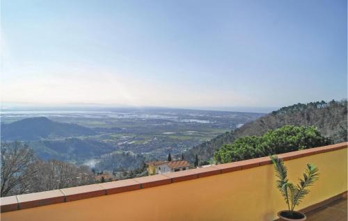 Corsanico House | Belvedere 3: Pet-Friendly Haven with Pool & Family Fun