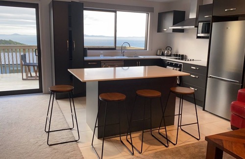 Cable Bay House | Belvedere: Breathtaking Oceanfront Views Await You