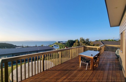 Cable Bay House | Belvedere: Breathtaking Oceanfront Views Await You