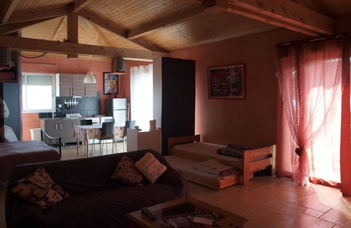 Crozes-Hermitage Apartment | Guest Rated: 10/10 at Belvedere des Mejeans with Pool