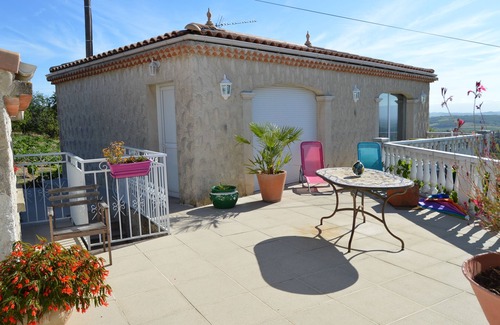 Crozes-Hermitage Apartment | Guest Rated: 10/10 at Belvedere des Mejeans with Pool