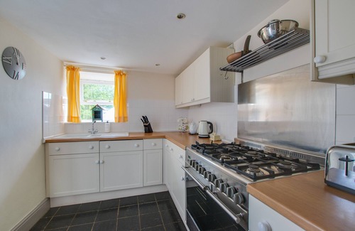 New Quay House | Belvedere: Four Bedroom Retreat with Pet-Friendly Amenities