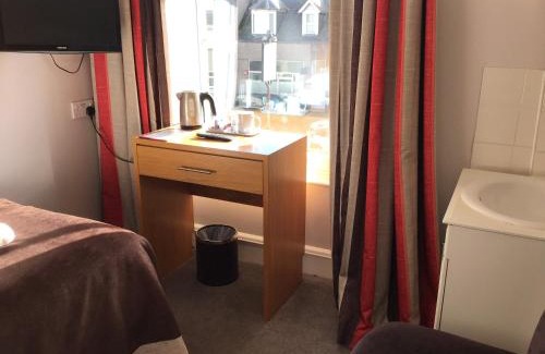 Stonehaven House | Family-Friendly Stay at Belvedere Guest House - Rated 9/10