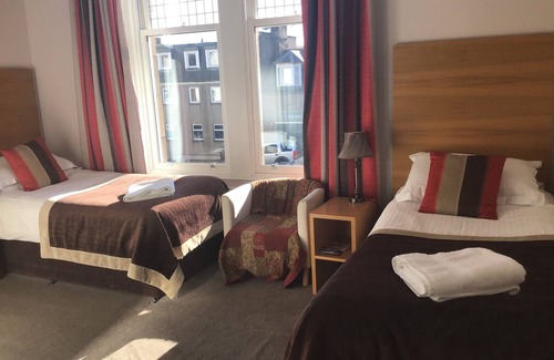Stonehaven Hotel | Belvedere Guest House: Family-Friendly Stay with Breakfast