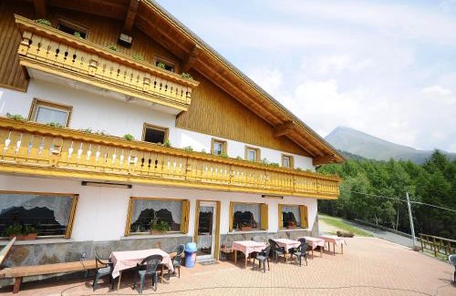 Monno Hotel | Pet-Friendly Belvedere Mountain Experience with Ocean Views