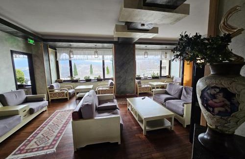 Moieciu Hotel | Relax at Belvedere Resort Moieciu with Pool & Hot Tub