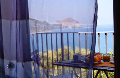 Sant'Ambrogio Apartment | Oceanfront Belvedere Sant'Ambrogio - Guest Rated 9.2/10