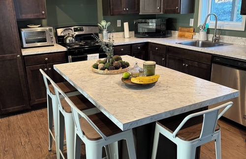 Green Mountains House | Belvidere MT Vista - Near Jay Smuggs Stowe Long Trail, Pet OK, Easy Check-In!