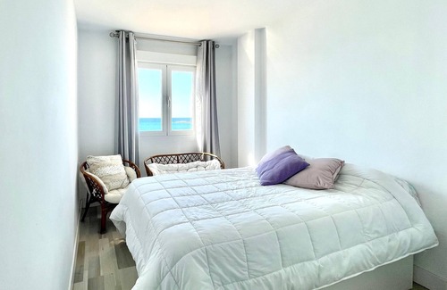 Adra Apartment | Oceanfront Belvilla by OYO Apartment in Adra with Kitchen
