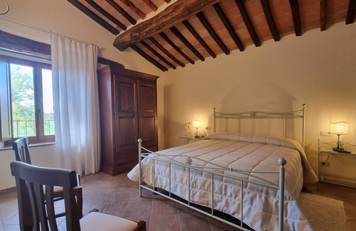 Montalcino House | Discover Belvilla by OYO: Family-Friendly Retreat with Pool