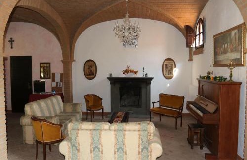 Sassetta House | Inviting Rustic Apartment in Castelbellino with Pool