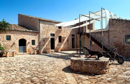 Ragusa House | Discover Belvilla by OYO Le Edicole with Pool & Family Amenities