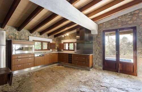 Lloseta Villa | Relax at Belvilla by OYO Son Pelai with Oceanfront Views