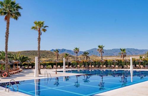 Vera House | Delightful Holiday Home in Vera Playa with Private Garden